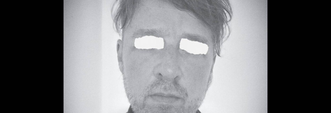 « Ces chansons sont plutôt tristes, drôles, lourdes et étranges »