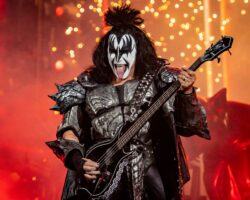 Gene Simmons de KISS se rétablit après un accident de voiture à Malibu : "Tout va bien"