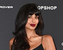 Jameela Jamil a accidentellement eu un orgasme alors qu'elle jouait devant 6 000 agriculteurs