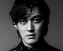 Joji revient avec une nouvelle chanson 'PIXELATED KISSES'