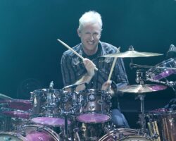 Josh Freese retrouvera Weezer