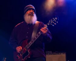 Kim Thayil de Soundgarden annonce ses mémoires "A Screaming Life"