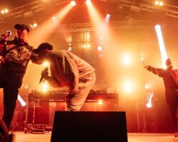 Kneecap, Scissor Sisters, Madness et Skrillex mènent la programmation massive de Boomtown 2026