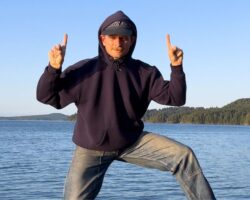 Mac DeMarco annonce une tournée au Royaume-Uni et en Europe pour l'été 2026