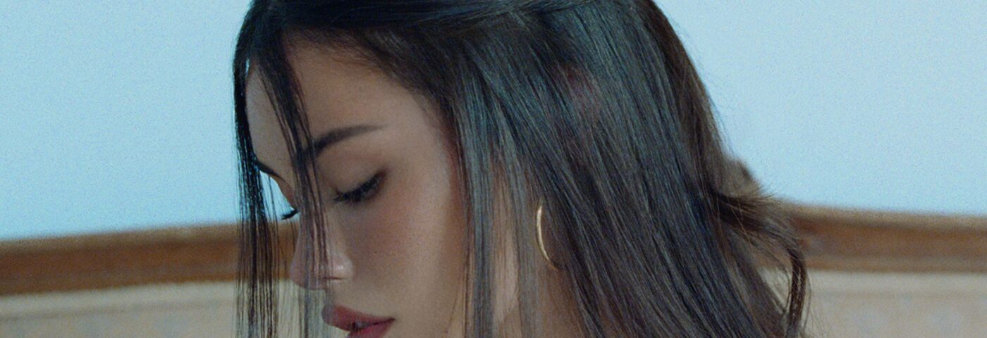 Madison Beer annonce le nouvel album « Locket » et partage le clip de « Bittersweet » avec Sean Kaufman de « The Summer I Turned Pretty »