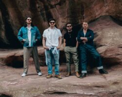 Mumford & Sons et Hozier s'associent pour un nouveau single "Rubber Band Man"
