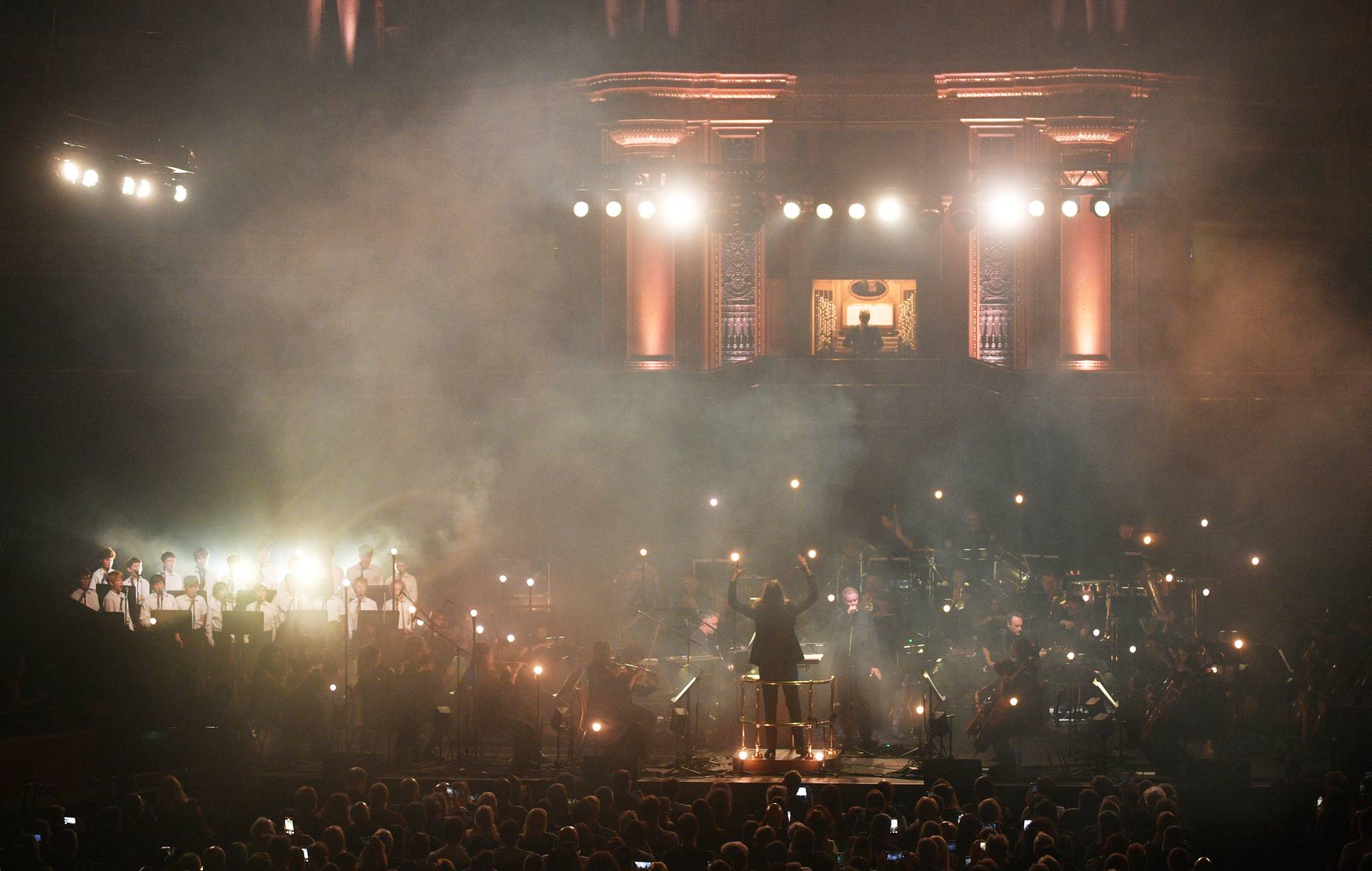 Sigur Rós se produit avec l'organiste Anna Lapwood et le London Contemporary Orchestra au Royal Albert Hall le 30 septembre 2025 à Londres, en Angleterre. (Photo de Jim Dyson / Getty Images)