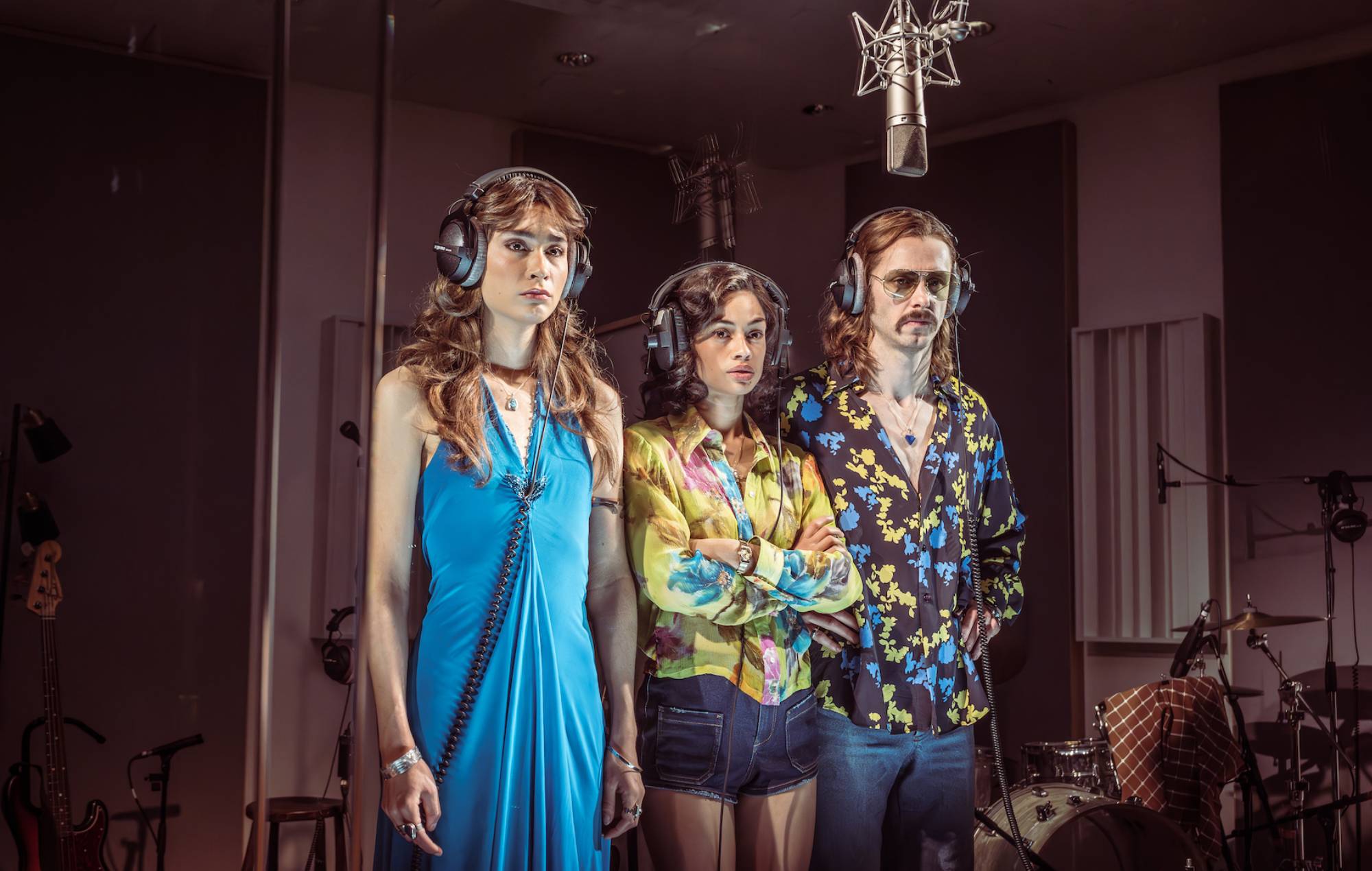 Le casting de « Stereophonic » : Lucy Karczewski, Nia Towle, Jack Riddiford. Crédit : Marc Brenner