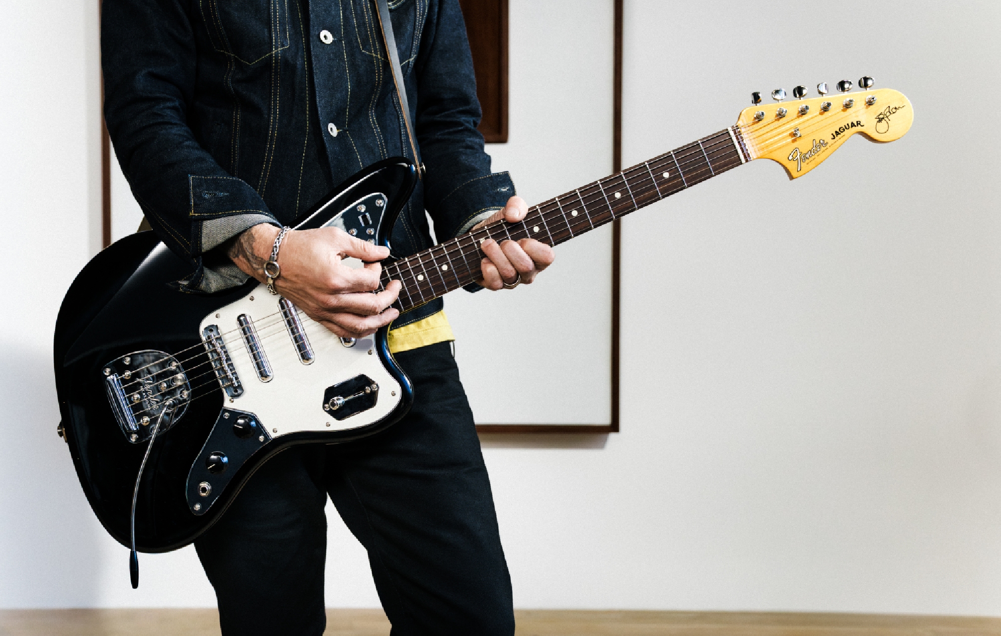 Johnny Marr jouant Fender Jaguar