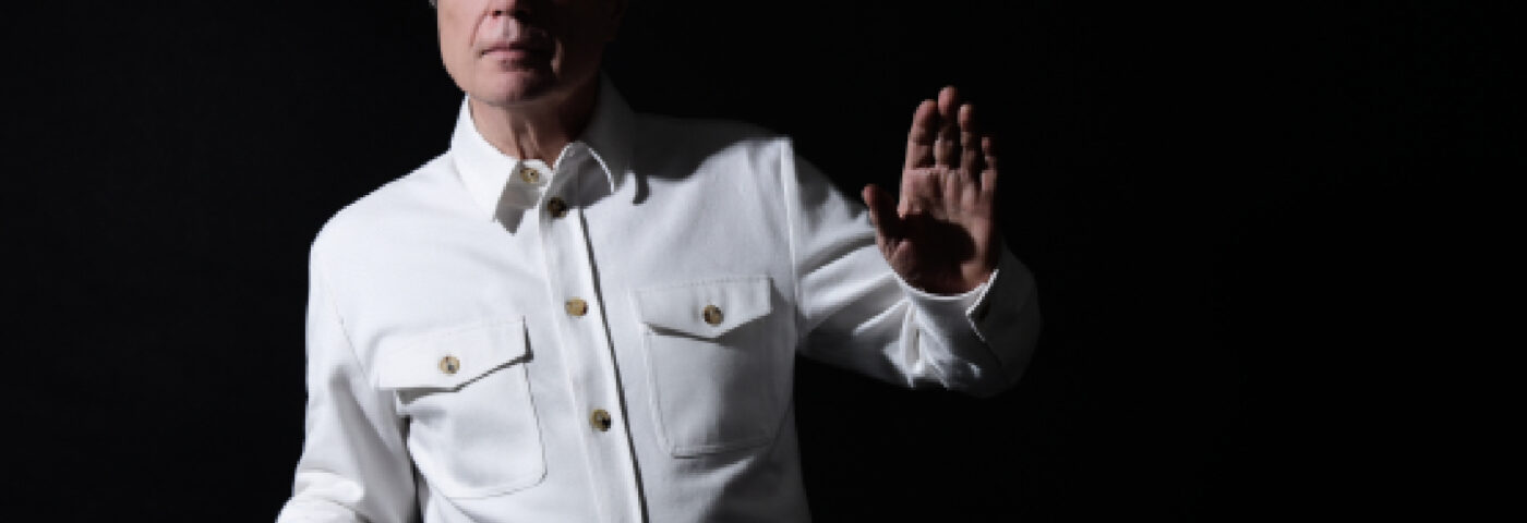 David Byrne partage un nouveau single « T-shirt » avec Brian Eno