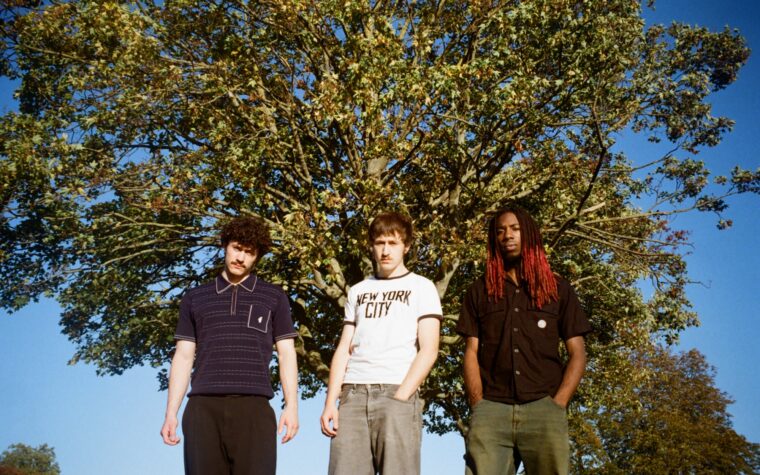 Un trio de jazz animé refuse de rester dans sa voie