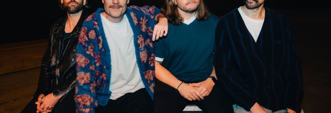 Bastille revient avec un joyeux premier single en trois ans, « Save My Soul »