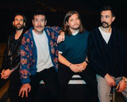 Bastille revient avec un joyeux premier single en trois ans, "Save My Soul"