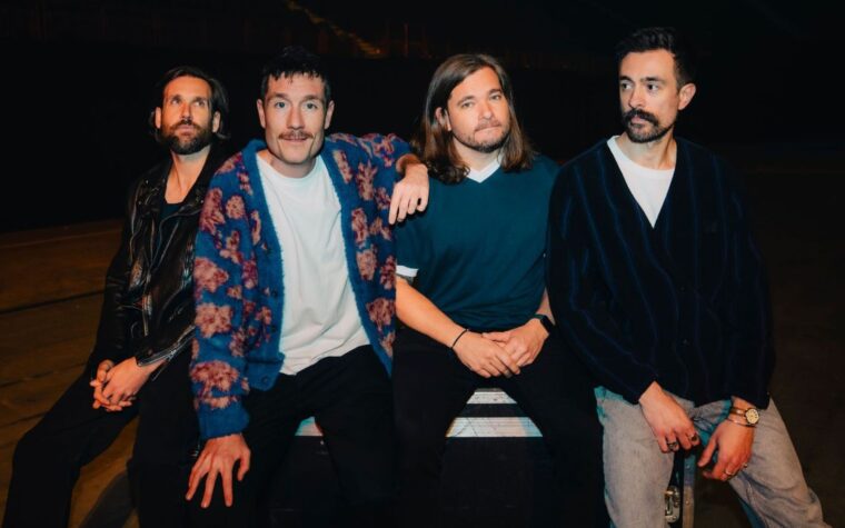 Bastille revient avec un joyeux premier single en trois ans, "Save My Soul"