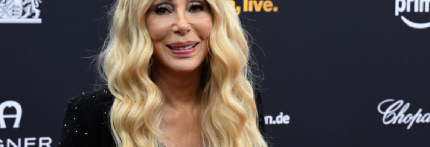 Cher, Ariana Grande et Lily Allen annoncées pour les derniers épisodes de « SNL » de 2025