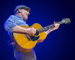 James Taylor annonce une tournée au Royaume-Uni et en Europe en 2026, comprenant un énorme spectacle à Londres