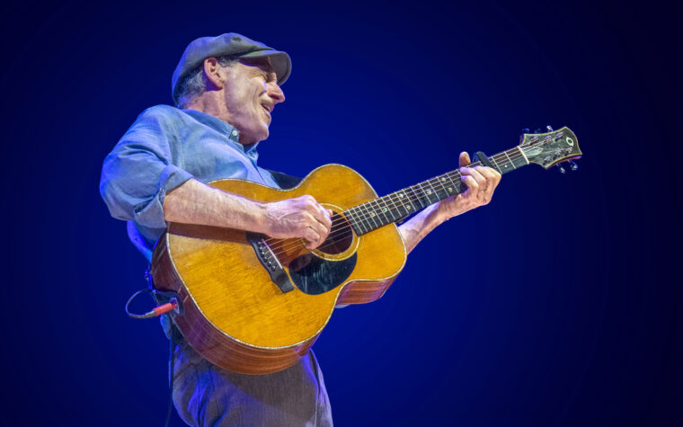 James Taylor annonce une tournée au Royaume-Uni et en Europe en 2026, comprenant un énorme spectacle à Londres