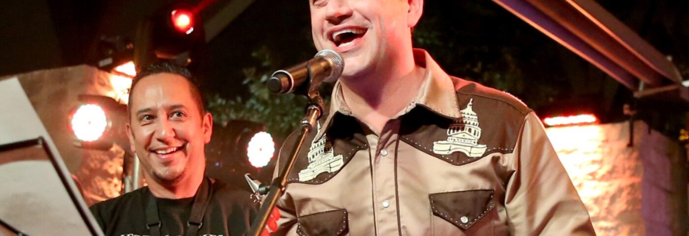 Jimmy Kimmel rend hommage au défunt chef d'orchestre Cleto Escobedo III en lançant deux collectes de fonds