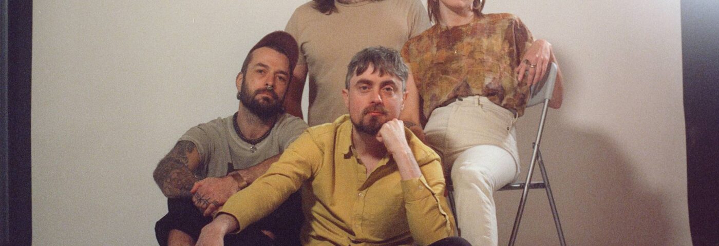 Joyeux Halloween – voici la reprise obsédante de Lankum de « Ghost Town » des Specials Joyeux Halloween – voici la reprise obsédante de Lankum de « Ghost Town » des Specials