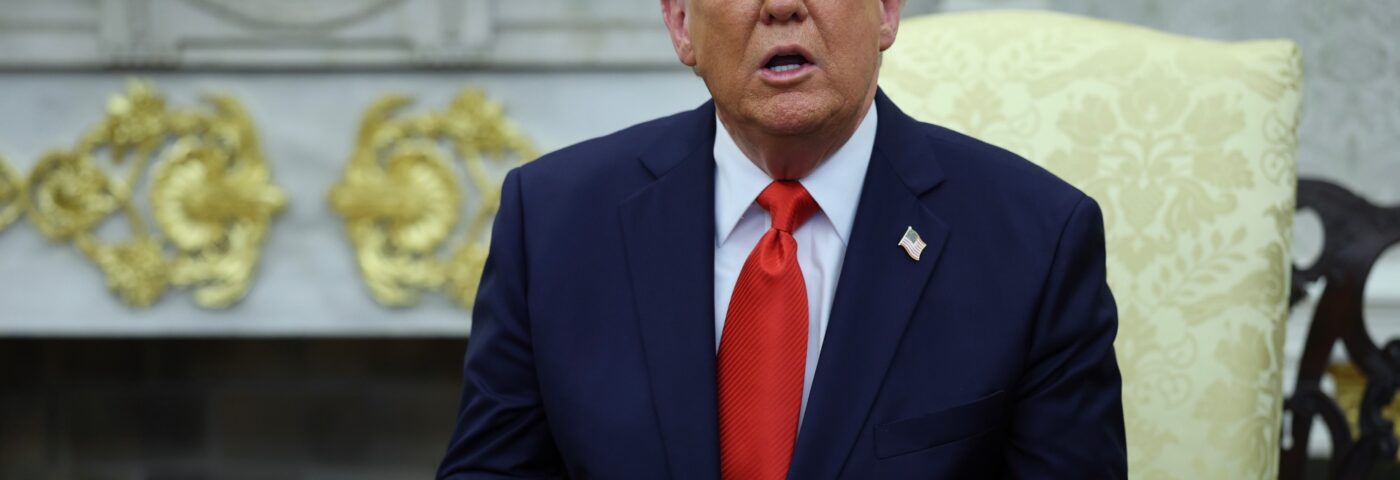 La Cour demande à NPR d'obtenir 36 millions de dollars de financement gouvernemental après la dispute avec Donald Trump