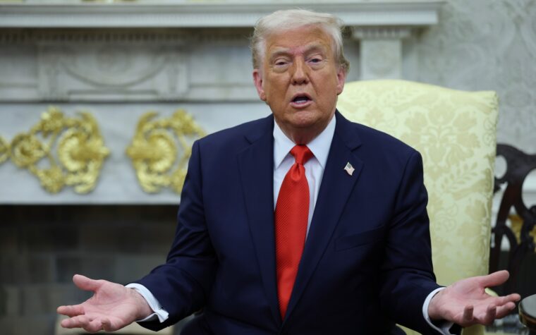 La Cour demande à NPR d'obtenir 36 millions de dollars de financement gouvernemental après la dispute avec Donald Trump