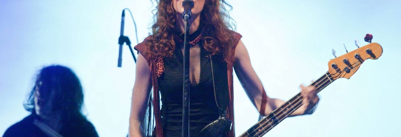 La légende de Hole et Smashing Pumpkins, Melissa Auf der Maur, annonce ses mémoires « Even the Good Girls Will Cry »