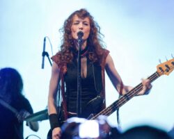 La légende de Hole et Smashing Pumpkins, Melissa Auf der Maur, annonce ses mémoires "Even the Good Girls Will Cry"