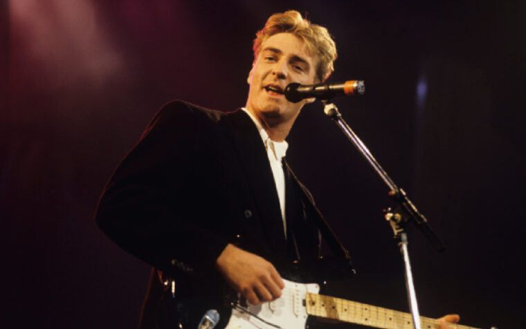 Le chanteur de Living In A Box, Richard Darbyshire, est décédé à l'âge de 65 ans alors que ses anciens camarades du groupe lui rendent hommage