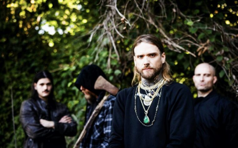 Le groupe de death metal Vitriol s'est séparé à mi-tournée et a laissé son leader bloqué dans une station-service pour "des explosions de colère lâches et faibles".