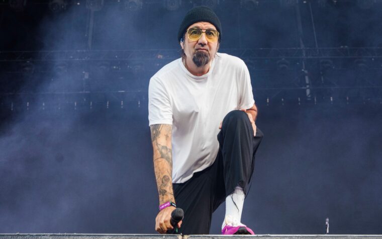 Regardez Deftones faire ses débuts avec d'autres chansons de « Private Music » et jouer la rareté « White Pony » au Día De Los Deftones 2025