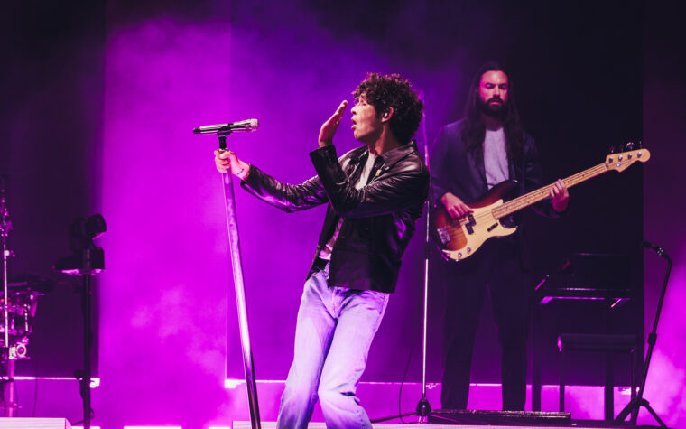 Regardez Matty Healy des années 1975 reprendre James Taylor avec Tiny Habits