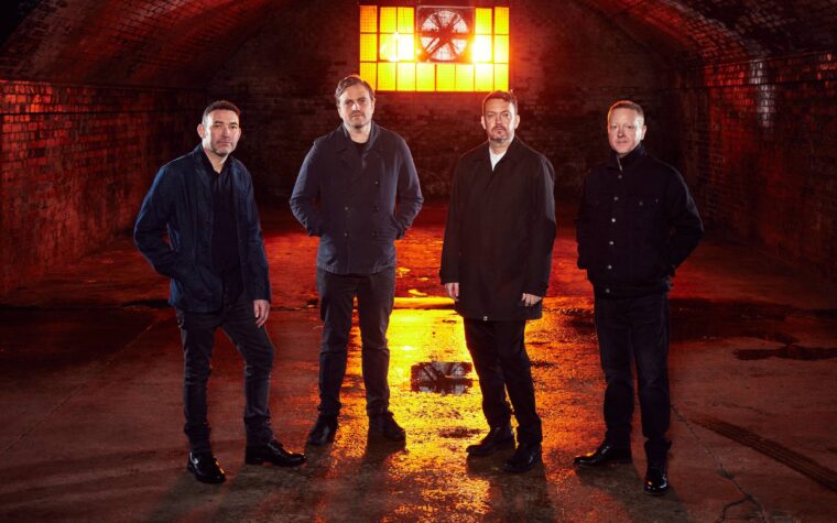 Starsailor annonce une tournée britannique « with strings » en 2026 pour marquer le 25e anniversaire de son premier album « Love Is Here »