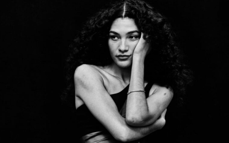 Ticketmaster a mis un plafond sur la revente de billets d'Olivia Dean après qu'elle ait demandé qu'ils « soient meilleurs »