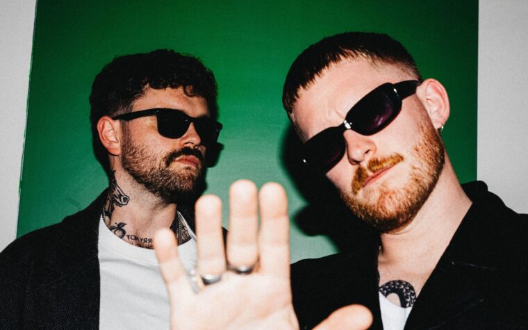 Vous avez ce sentiment de « n’aboutir à rien dans l’amour et le travail, malgré la corruption » ? The Big Special partage son nouveau single "Dragged Up A Hill (And Thrown Down The Other Side)"