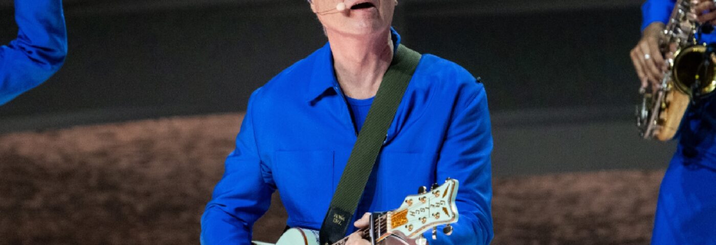 David Byrne ajoute davantage de spectacles européens à sa tournée mondiale de l'été 2026