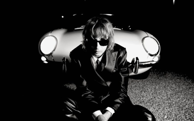 Thomas Raggi de Måneskin nous parle de ses débuts en solo et de la suite du groupe Thomas Raggi de Måneskin nous parle de ses débuts en solo et de la suite du groupe