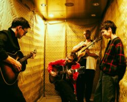 Divorce partage un nouveau single mélancolique "Antarctica" avec Marcus Mumford