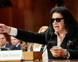 Gene Simmons de KISS affirme que les artistes américains sont traités "pire que des esclaves" à cause du paiement des radios