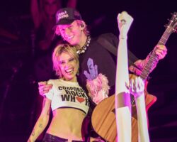 MGK présente Halsey pour "Bad Things" et loue sa détermination après "quelques années très difficiles"