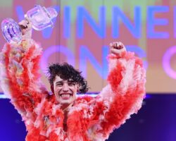 Nemo, vainqueur de l'Eurovision, rend son trophée en signe de protestation contre « la participation continue d'Israël »