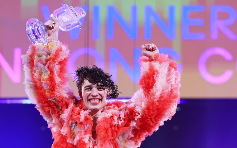 Nemo, vainqueur de l'Eurovision, rend son trophée en signe de protestation contre « la participation continue d'Israël » Nemo, vainqueur de l'Eurovision, rend son trophée en signe de protestation contre « la participation continue d'Israël »