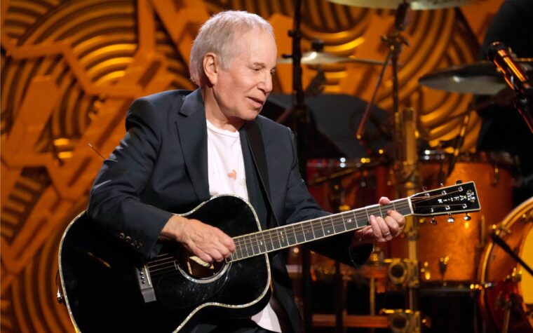 Paul Simon, Cher et Chaka Khan recevront les Grammy Awards pour l'ensemble de leur carrière Paul Simon, Cher et Chaka Khan recevront les Grammy Awards pour l'ensemble de leur carrière