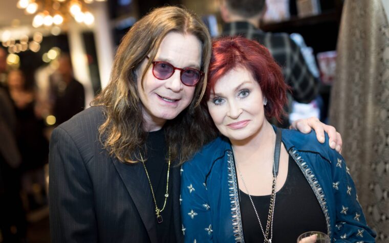 Sharon Osbourne explique pourquoi elle n'est pas « partie avec Ozzy » quand il est mort, comme prévu dans leur pacte Sharon Osbourne explique pourquoi elle n'est pas « partie avec Ozzy » quand il est mort, comme prévu dans leur pacte