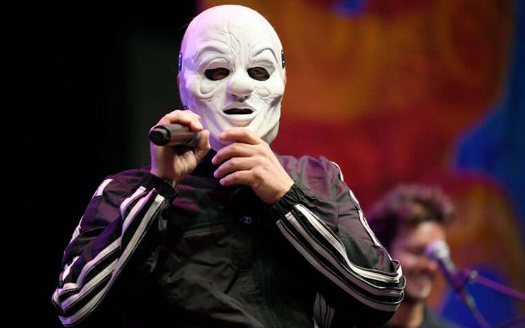 Slipknot's Clown défend l'IA comme « un professeur dans ma poche qui veut seulement faire ce que je lui demande » Slipknot's Clown défend l'IA comme « un professeur dans ma poche qui veut seulement faire ce que je lui demande »