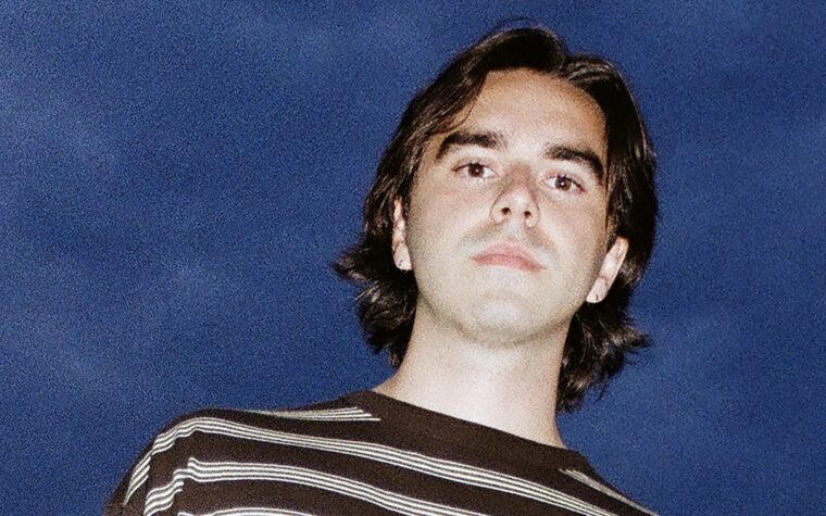 Clothesline From Hell – Critique de « Slather On The Honey » : une collection concise de surprises qui changent les genres Clothesline From Hell – Critique de « Slather On The Honey » : une collection concise de surprises qui changent les genres