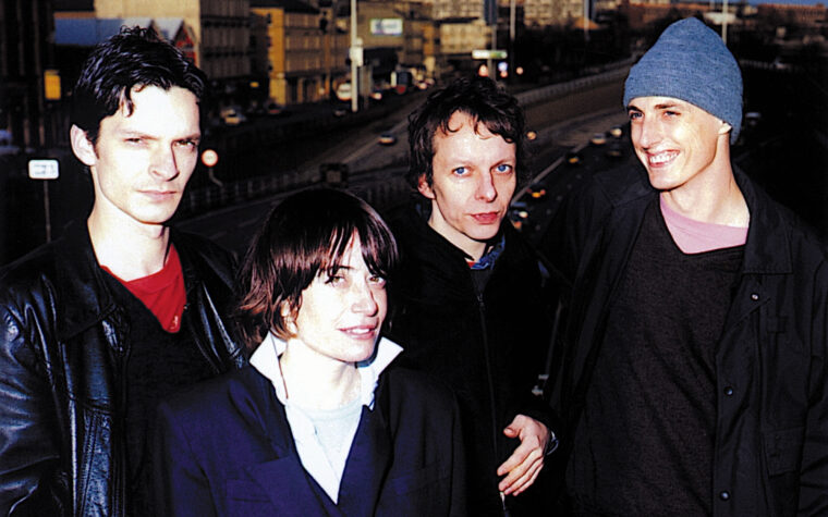 Life Without Buildings annonce un autre spectacle de retrouvailles avec son premier concert à Glasgow depuis 2002 Life Without Buildings annonce un autre spectacle de retrouvailles avec son premier concert à Glasgow depuis 2002