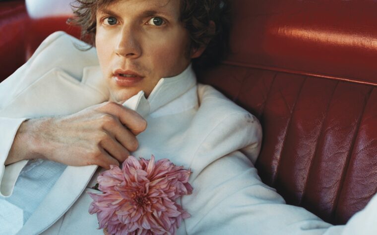 Beck annonce « Everybody's Gotta Learn Sometime » – « une collection soigneusement organisée de raretés, de coupes profondes et de reprises » Beck annonce « Everybody's Gotta Learn Sometime » – « une collection soigneusement organisée de raretés, de coupes profondes et de reprises »