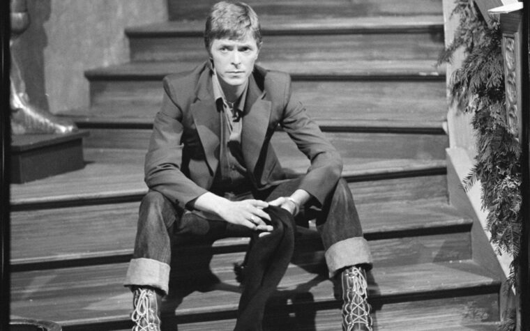 Comment l'emblématique « Heroes » de David Bowie est devenu la dernière chanson de la finale de « Stranger Things » Comment l'emblématique « Heroes » de David Bowie est devenu la dernière chanson de la finale de « Stranger Things »