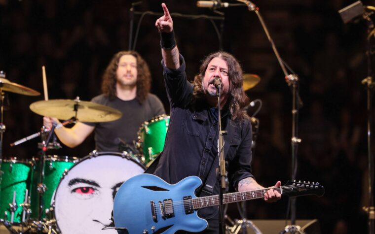 Dave Grohl dit que les Foo Fighters ont terminé leur nouvel album « l'autre jour » Dave Grohl dit que les Foo Fighters ont terminé leur nouvel album « l'autre jour »