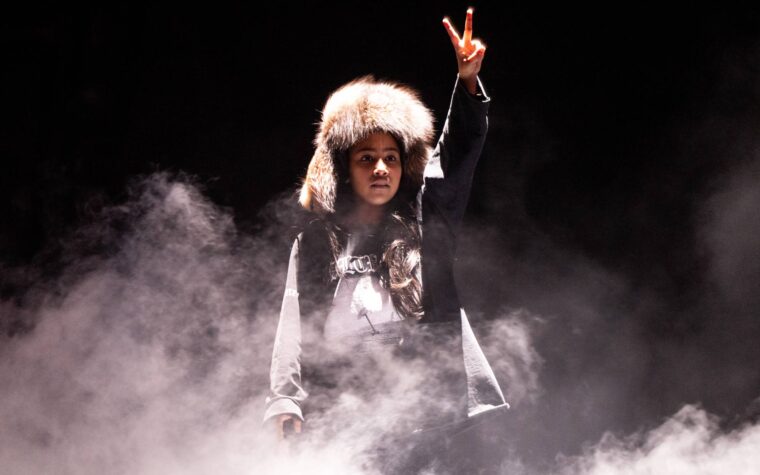 North West partage le teaser de son nouveau single avec son père Kanye, « Piercing On My Hand » North West partage le teaser de son nouveau single avec son père Kanye, « Piercing On My Hand »